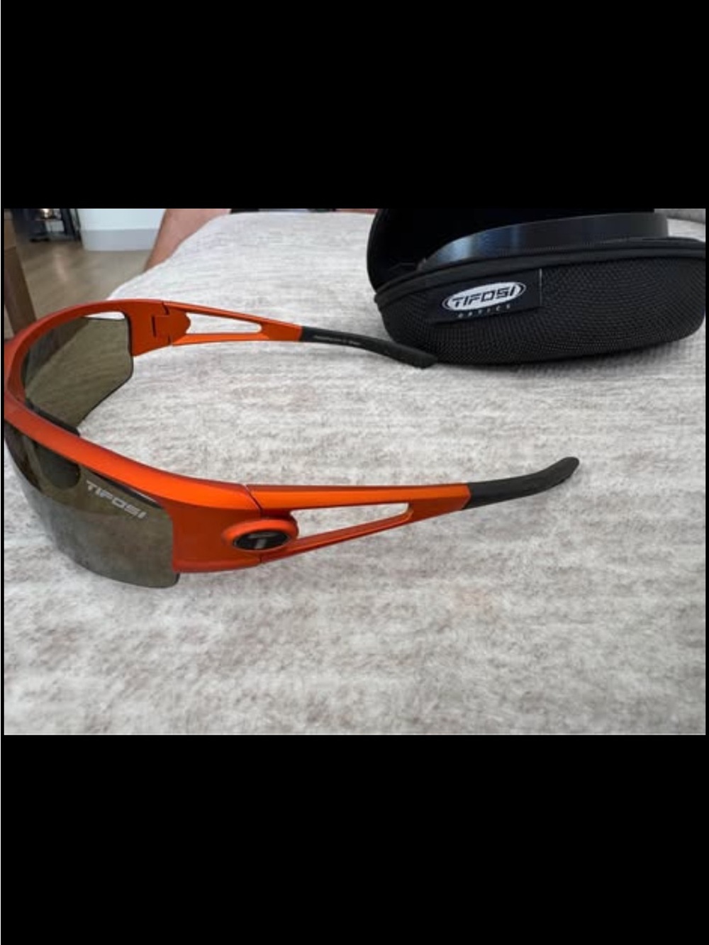 Sunglasses Tifosi Rail Race in the Satin Vapor Orange  with extra lenses in case - Picture 3 of 4
